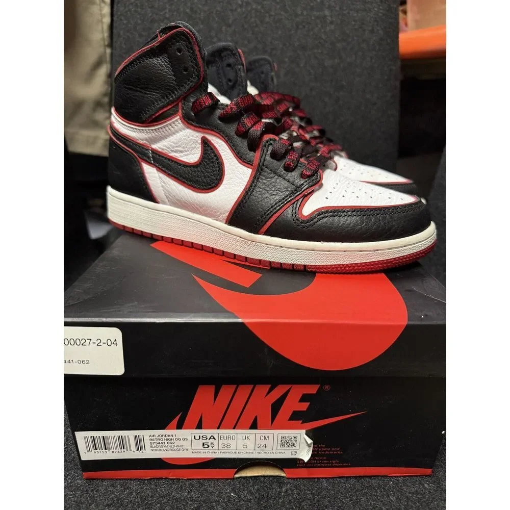 Nike Jordan 1 Retro High OG Bloodline Shoes Youth 5.5 With‎ Box